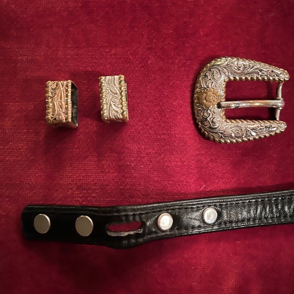 Justin Black Leather Belt W/ Silver & Gold Crumrine Buckle & (11) Silver Conchos - Picture 3 of 16